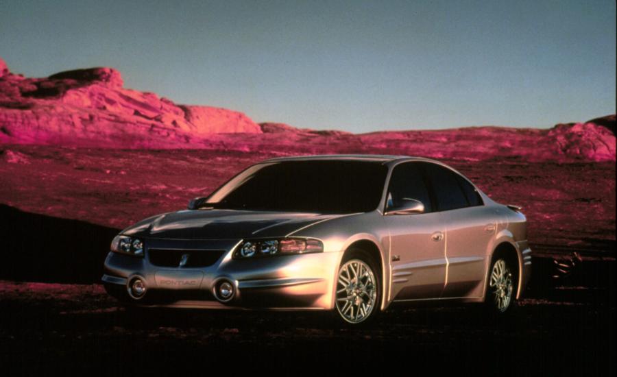  Pontiac Bonneville 2000 года  (фото 5 из 21)
